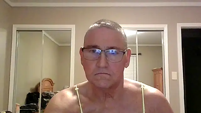 Snapshot of takeitall101 chatting on 02-01-26, 12:31 takeitall101 online show from 02-01-26, 12:31