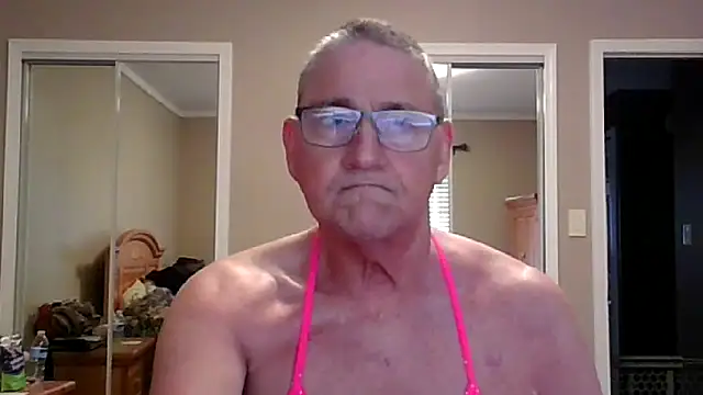 Snapshot of takeitall101 chatting on 04-05-26, 03:09 takeitall101 online show from 04-05-26, 03:09