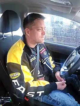 Trucker Hunter online show from 12-04-24, 02:26