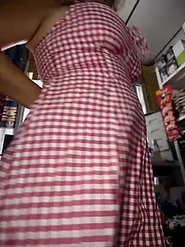 Snapshot of sammyqueenx21 chatting on 05-11-26, 02:45 sammyqueenx21 online show from 05-11-26, 02:45