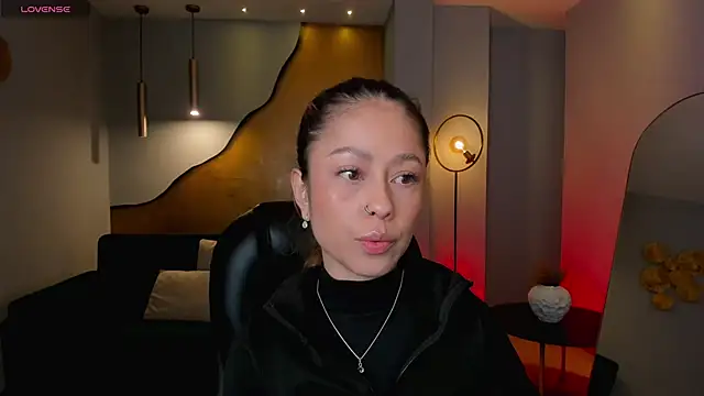 Snapshot of ErikaBenz_ chatting on 02-10-25, 11:04 ErikaBenz online show from 02-10-25, 11:04