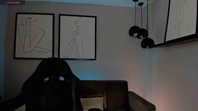 Snapshot of ErikaBenz_ chatting on 02-18-25, 12:28 ErikaBenz online show from 02-18-25, 12:28