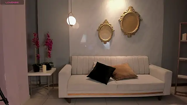 Snapshot of ErikaBenz_ chatting on 10-08-25, 12:36 ErikaBenz online show from 10-08-25, 12:36