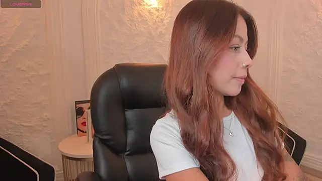 Snapshot of ErikaBenz_ chatting on 10-10-25, 08:41 ErikaBenz online show from 10-10-25, 08:41