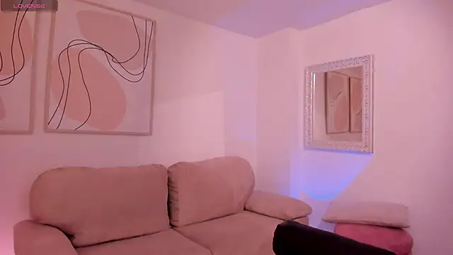 Snapshot of ErikaBenz_ chatting on 10-13-25, 01:11 ErikaBenz online show from 10-13-25, 01:11