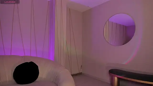 Snapshot of ErikaBenz_ chatting on 10-24-25, 08:49 ErikaBenz online show from 10-24-25, 08:49