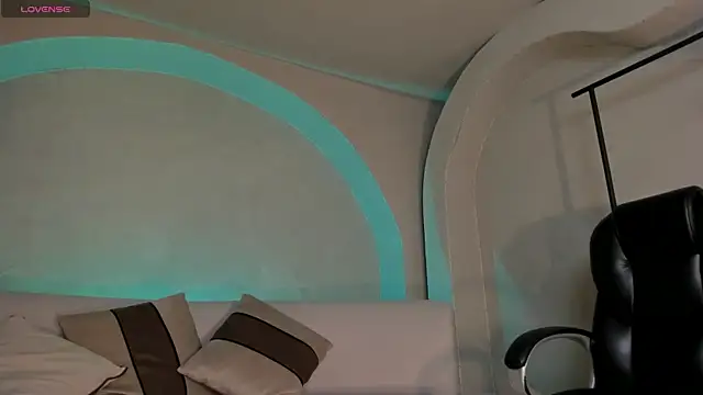 Snapshot of ErikaBenz_ chatting on 10-25-25, 12:23 ErikaBenz online show from 10-25-25, 12:23