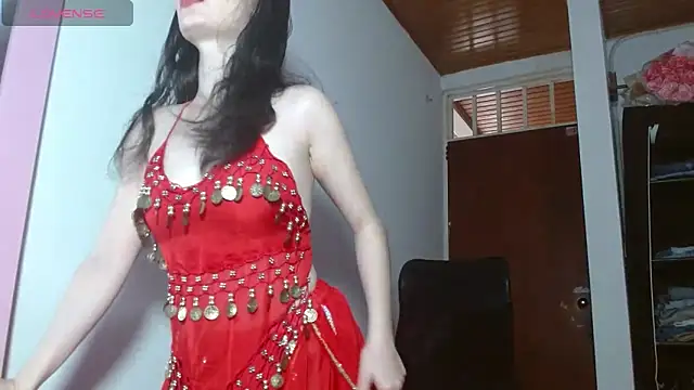 Snapshot of emily_littesweet chatting on 10-31-25, 05:47 emily littesweet online show from 10-31-25, 05:47