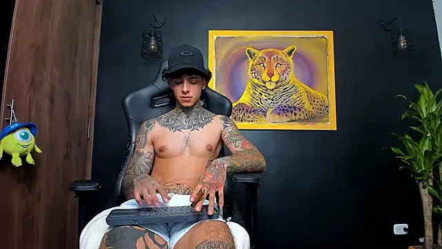 Snapshot of Aron_ford chatting on 01-29-25, 02:30 Aron ford online show from 01-29-25, 02:30