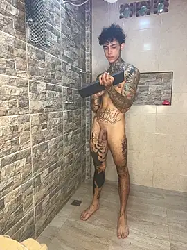 Snapshot of Aron_ford chatting on 11-29-25, 09:40 Aron ford online show from 11-29-25, 09:40