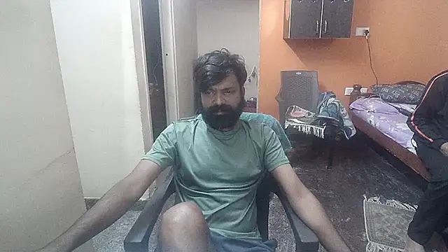 Snapshot of Indiaguy4u chatting on 01-17-25, 01:35 Indiaguy4u online show from 01-17-25, 01:35