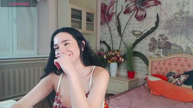 AliciaBow online show from 12-17-24, 04:00