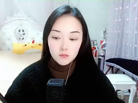 Snapshot of Angel-C chatting on 12-28-24, 02:33 Angel-C online show from 12-28-24, 02:33