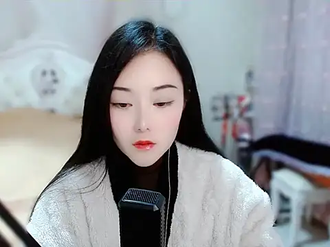 Snapshot of Angel-C chatting on 01-24-25, 01:24 Angel-C online show from 01-24-25, 01:24