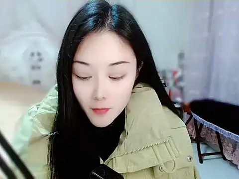 Snapshot of Angel-C chatting on 01-28-25, 01:39 Angel-C online show from 01-28-25, 01:39