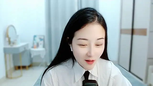 Snapshot of Angel-C chatting on 02-28-25, 01:47 Angel-C online show from 02-28-25, 01:47