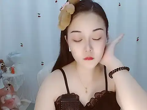 Snapshot of Angel-C chatting on 09-10-25, 01:38 Angel-C online show from 09-10-25, 01:38