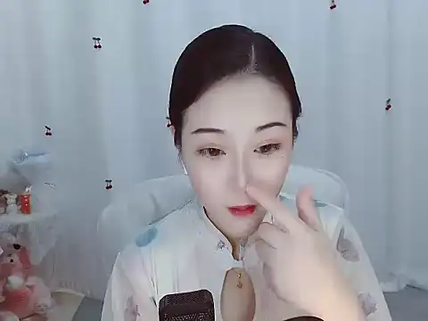 Snapshot of Angel-C chatting on 09-18-25, 01:18 Angel-C online show from 09-18-25, 01:18