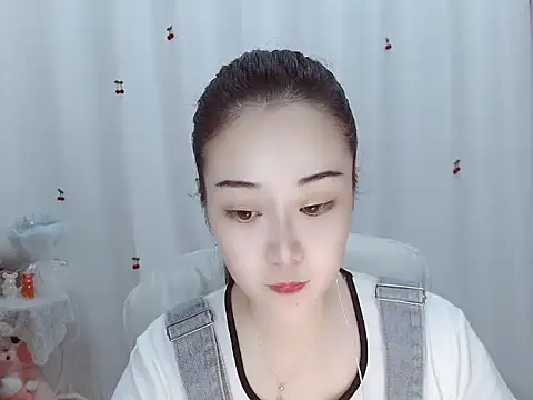 Snapshot of Angel-C chatting on 09-21-25, 01:18 Angel-C online show from 09-21-25, 01:18