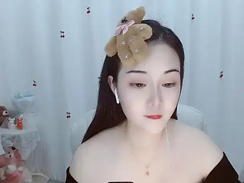 Snapshot of Angel-C chatting on 09-22-25, 01:40 Angel-C online show from 09-22-25, 01:40