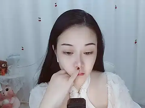 Snapshot of Angel-C chatting on 10-04-25, 01:36 Angel-C online show from 10-04-25, 01:36