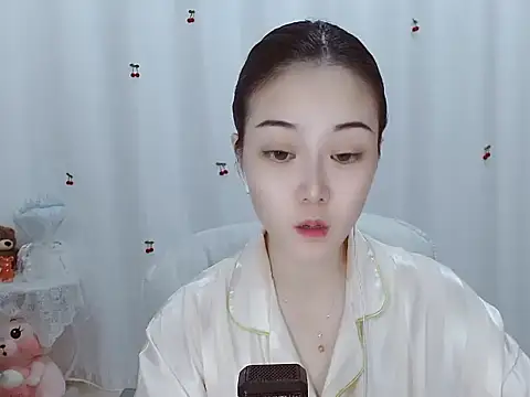 Snapshot of Angel-C chatting on 10-06-25, 01:58 Angel-C online show from 10-06-25, 01:58