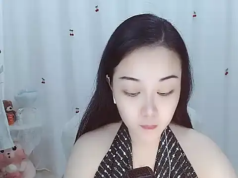 Snapshot of Angel-C chatting on 10-21-25, 01:39 Angel-C online show from 10-21-25, 01:39