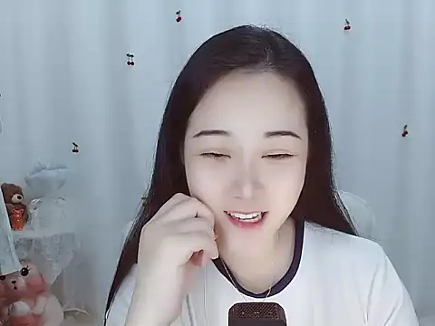 Snapshot of Angel-C chatting on 10-22-25, 01:28 Angel-C online show from 10-22-25, 01:28