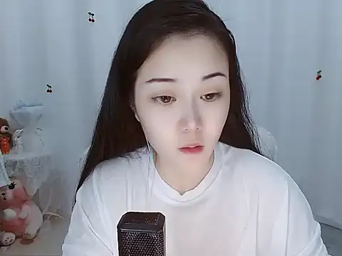 Snapshot of Angel-C chatting on 10-26-25, 01:33 Angel-C online show from 10-26-25, 01:33