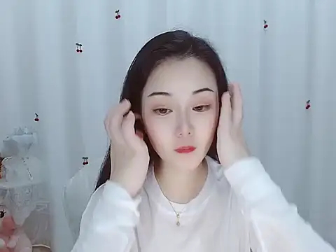 Snapshot of Angel-C chatting on 10-31-25, 01:39 Angel-C online show from 10-31-25, 01:39