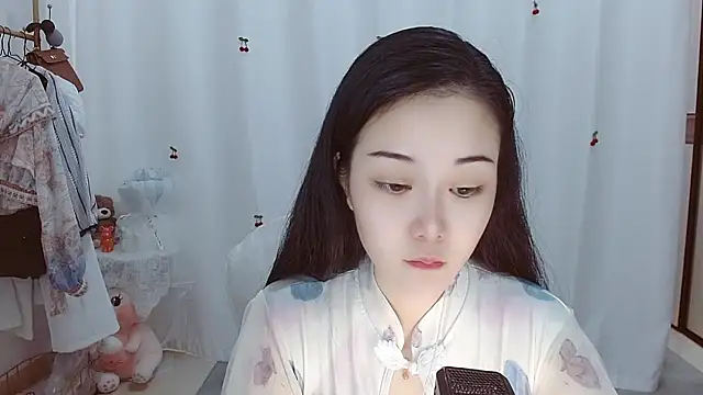 Snapshot of Angel-C chatting on 11-05-25, 02:00 Angel-C online show from 11-05-25, 02:00