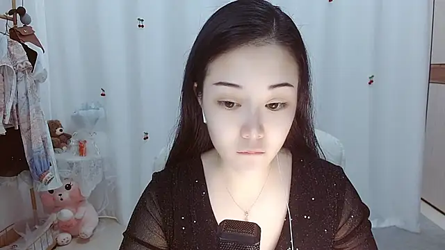 Snapshot of Angel-C chatting on 11-18-25, 01:33 Angel-C online show from 11-18-25, 01:33