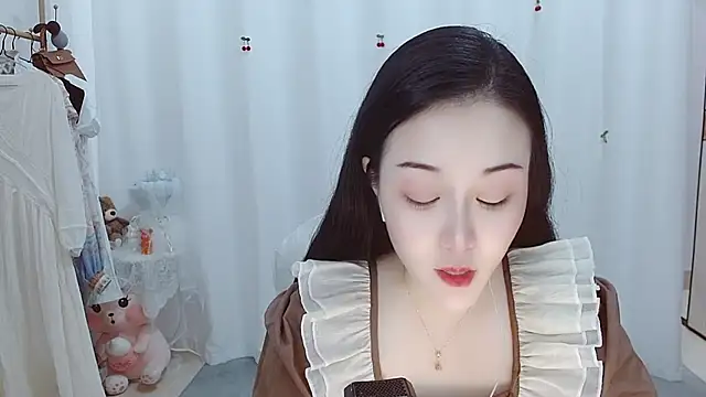 Snapshot of Angel-C chatting on 11-28-25, 01:41 Angel-C online show from 11-28-25, 01:41