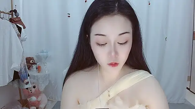 Snapshot of Angel-C chatting on 12-04-25, 01:48 Angel-C online show from 12-04-25, 01:48