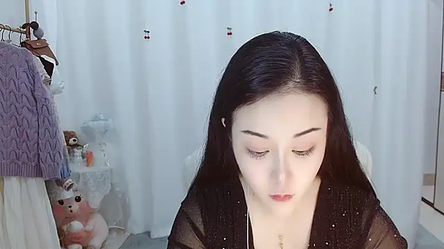 Snapshot of Angel-C chatting on 12-05-25, 01:47 Angel-C online show from 12-05-25, 01:47