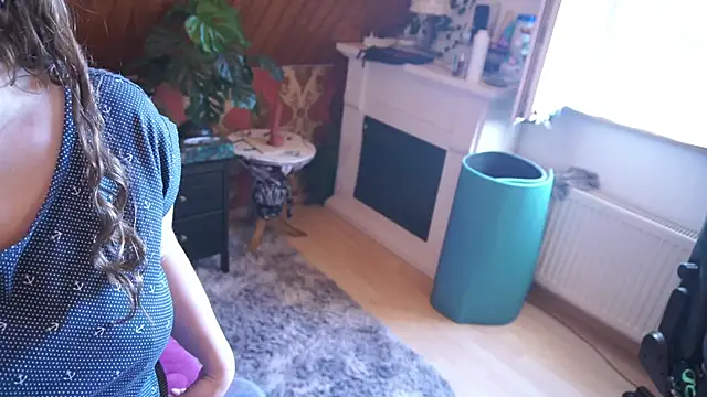 TessaWinter online show from 04-30-26, 02:45