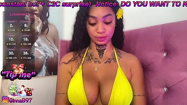 Snapshot of GinnaBolton chatting on 01-03-25, 12:52 GinnaBolton online show from 01-03-25, 12:52