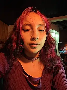 Snapshot of _Laary chatting on 03-08-26, 02:04 Laary online show from 03-08-26, 02:04