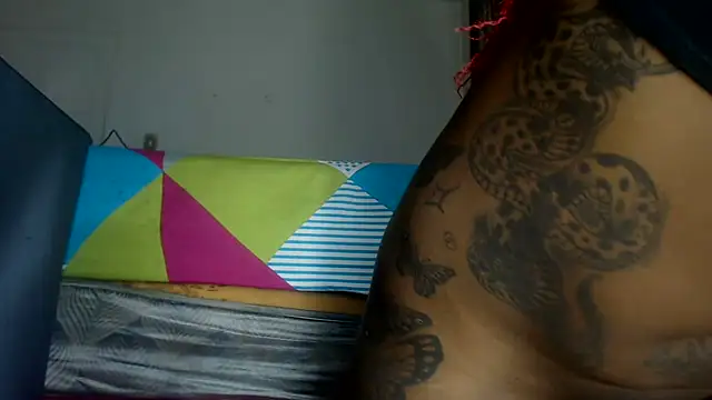 Snapshot of Devill_x chatting on 11-18-25, 01:04 Devill x online show from 11-18-25, 01:04