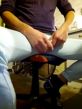 PassiveStute25 online show from 04-21-26, 03:50