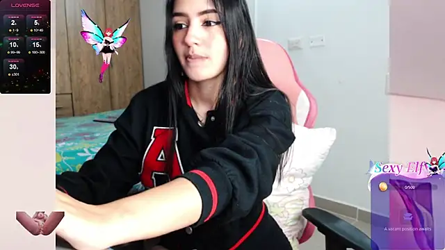 Snapshot of Danae_999 chatting on 02-13-25, 10:33 Danae 999 online show from 02-13-25, 10:33