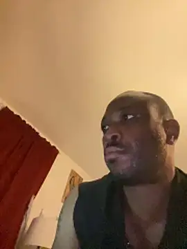 Snapshot of KingB8r chatting on 12-18-25, 04:07 KingB8r online show from 12-18-25, 04:07