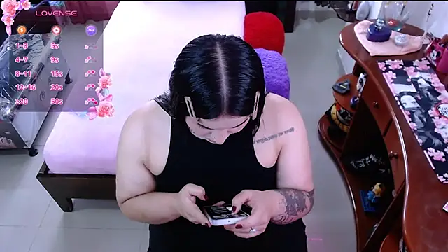 lufek23 online show from 02-25-25, 01:28