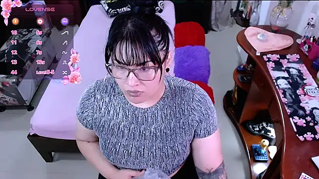 lufek23 online show from 03-06-25, 08:48