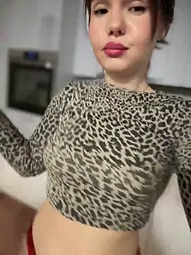 Snapshot of TheCinderella chatting on 02-09-25, 10:21 TheCinderella online show from 02-09-25, 10:21