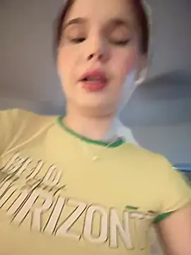 Snapshot of TheCinderella chatting on 03-01-25, 04:22 TheCinderella online show from 03-01-25, 04:22