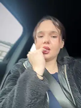 Snapshot of TheCinderella chatting on 03-08-25, 04:06 TheCinderella online show from 03-08-25, 04:06