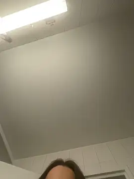 Snapshot of TheCinderella chatting on 09-27-25, 12:10 TheCinderella online show from 09-27-25, 12:10