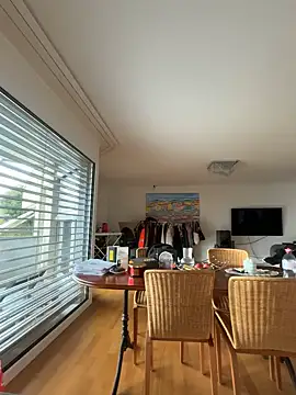 Snapshot of TheCinderella chatting on 10-09-25, 03:10 TheCinderella online show from 10-09-25, 03:10