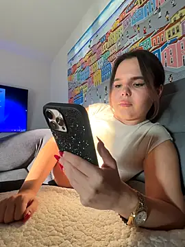 Snapshot of TheCinderella chatting on 10-14-25, 03:57 TheCinderella online show from 10-14-25, 03:57